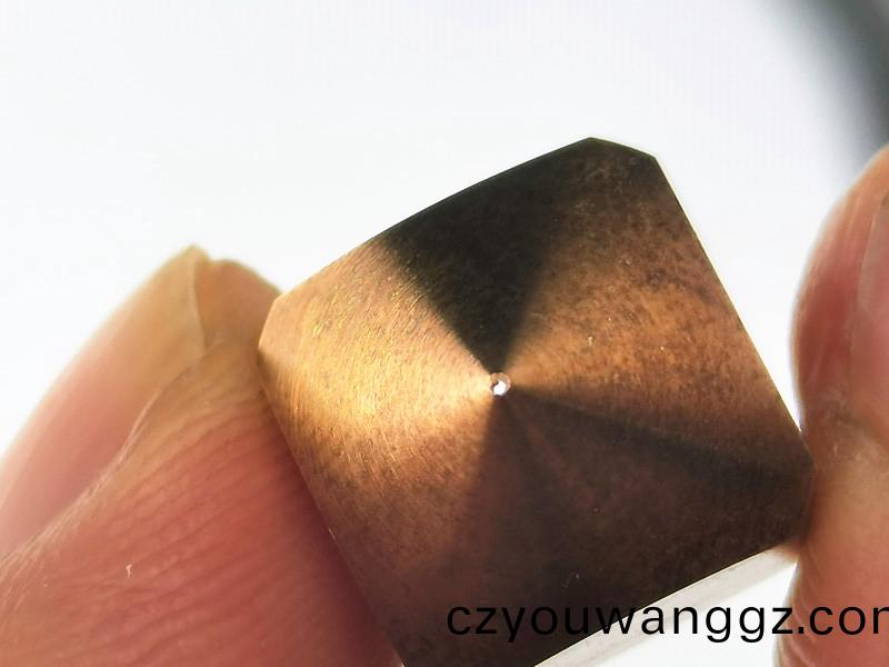陶瓷吸嘴，鎢鋼吸嘴，定製吸(xi)嘴，得(de)人精工(gong)定製加工吸嘴，微(wei)孔(kong)吸(xi)嘴